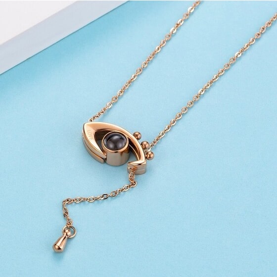 Eye-Shaped Necklace (1)