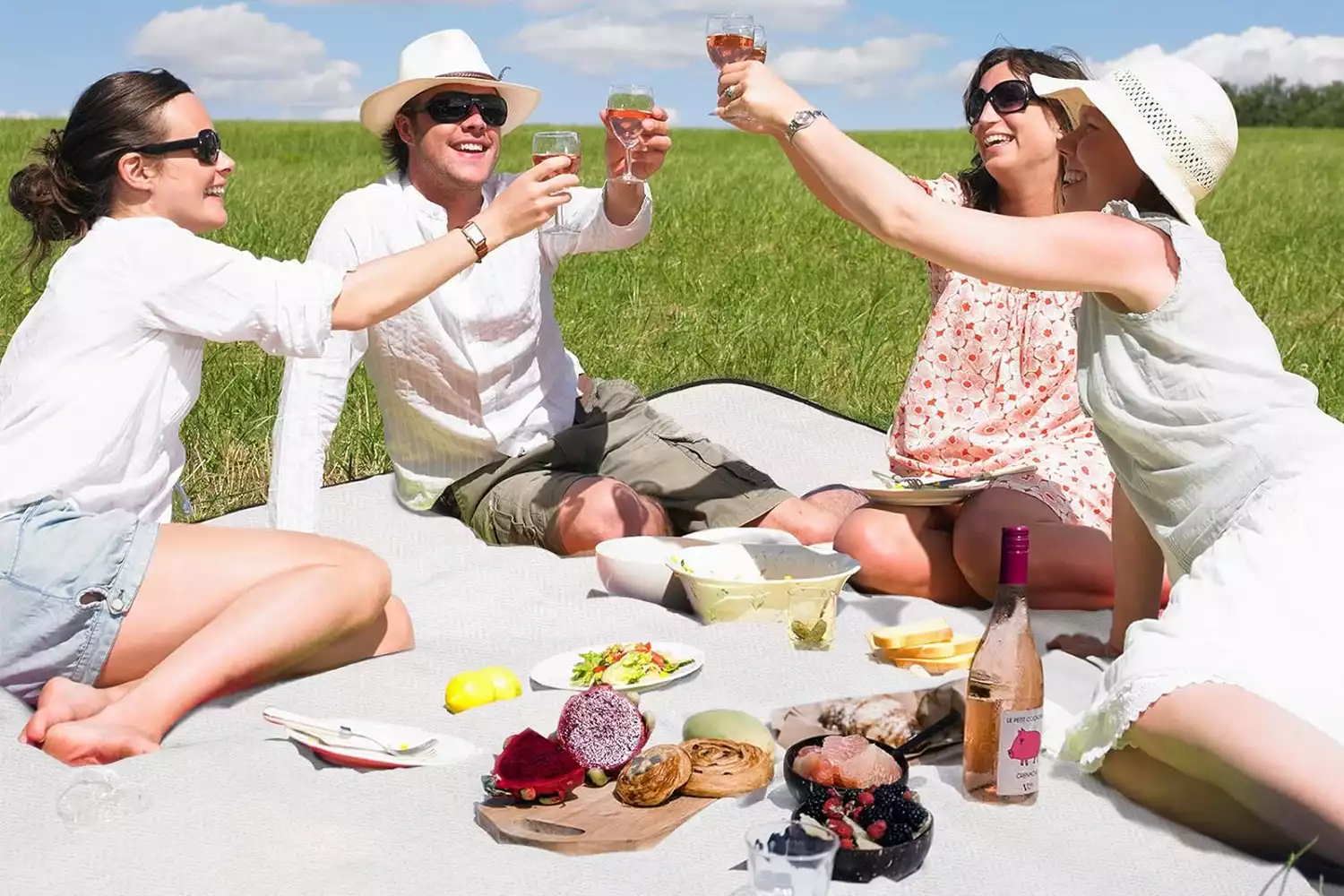 picnic blanket with bag