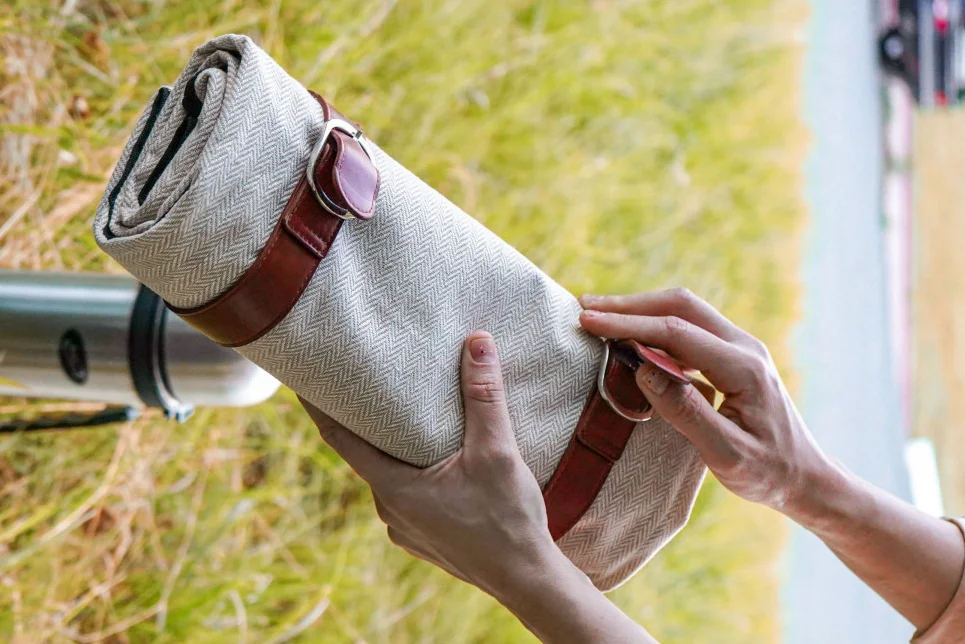 compact waterproof picnic blanket